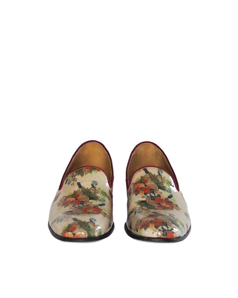 JOHN FLUEVOG - floral patent "Tobias" loafer Beige floral printed patent leather with burnished red leather detail and grosgrain ribbon piping.